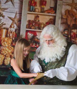 Actor to Portray Santa Claus with Real Beard